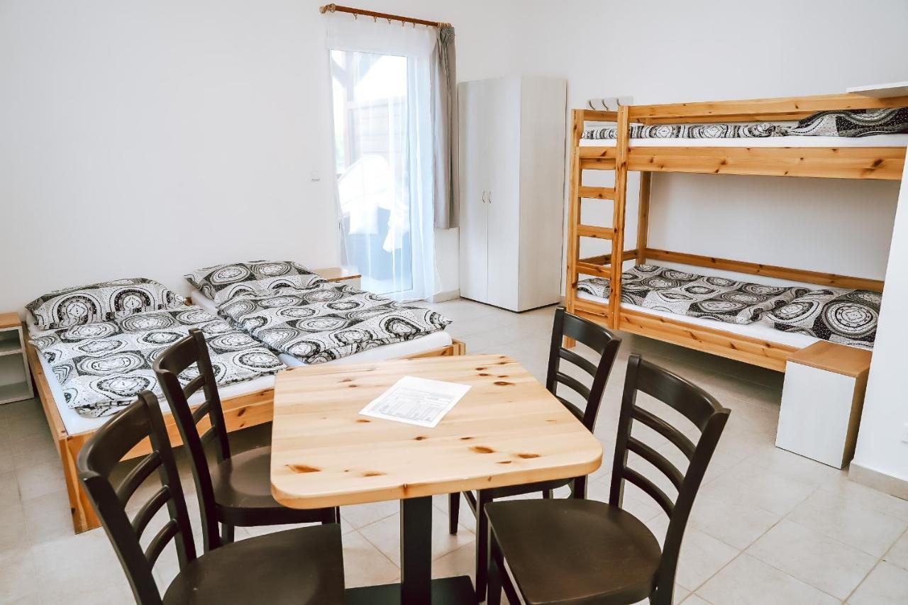 Chaty A Apartmany Hracholusky Kemp Kosatka Pnovany المظهر الخارجي الصورة