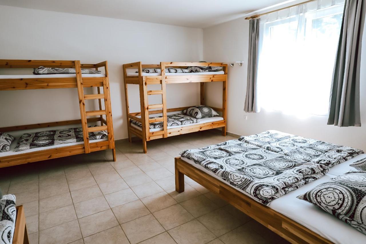 Chaty A Apartmany Hracholusky Kemp Kosatka Pnovany المظهر الخارجي الصورة