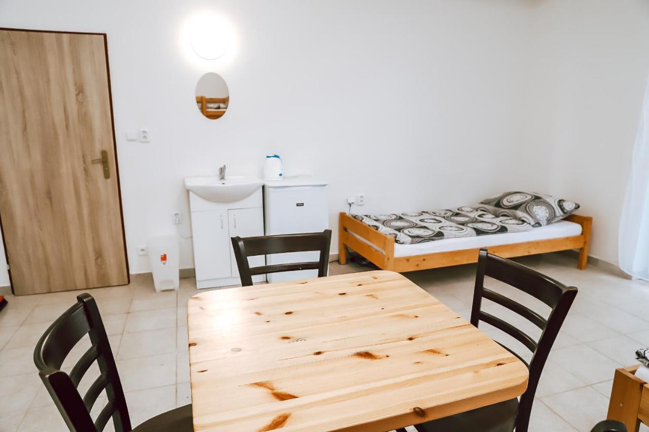 Chaty A Apartmany Hracholusky Kemp Kosatka Pnovany المظهر الخارجي الصورة